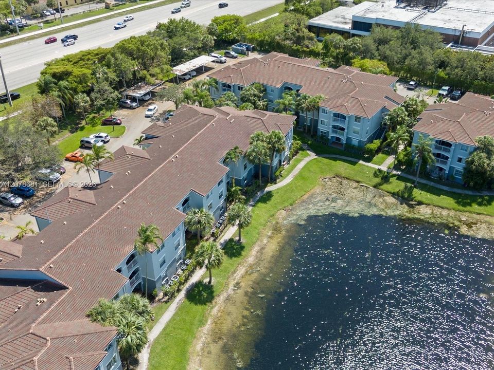 For Rent: $2,350 (2 beds, 2 baths, 1000 Square Feet)