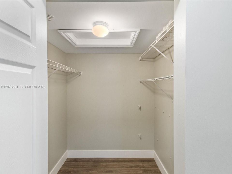 For Rent: $2,350 (2 beds, 2 baths, 1000 Square Feet)