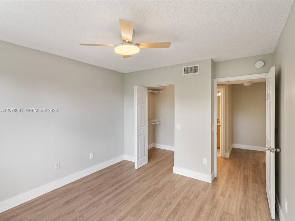 For Rent: $2,350 (2 beds, 2 baths, 1000 Square Feet)
