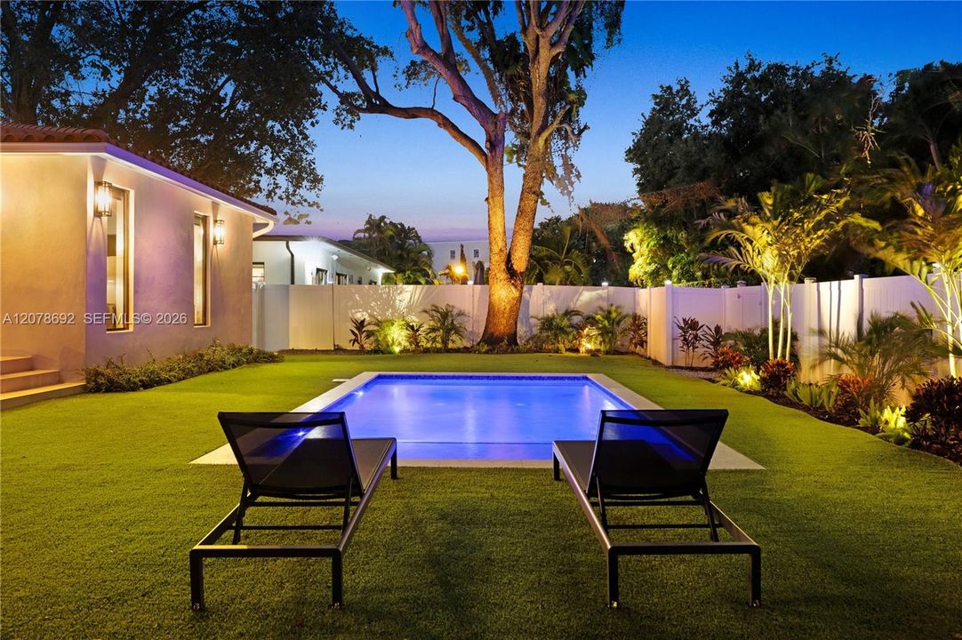 : $2,222,000 (4 camas, 3 baños, 2227 Pies cuadrados)