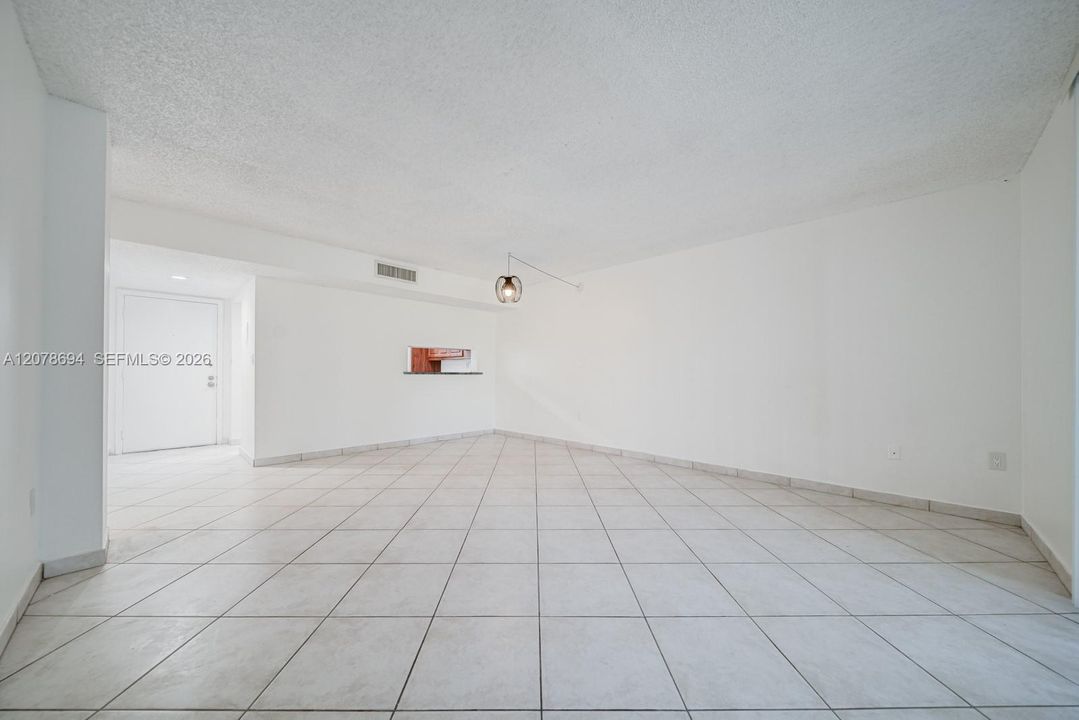 En Venta: $265,000 (2 camas, 2 baños, 965 Pies cuadrados)