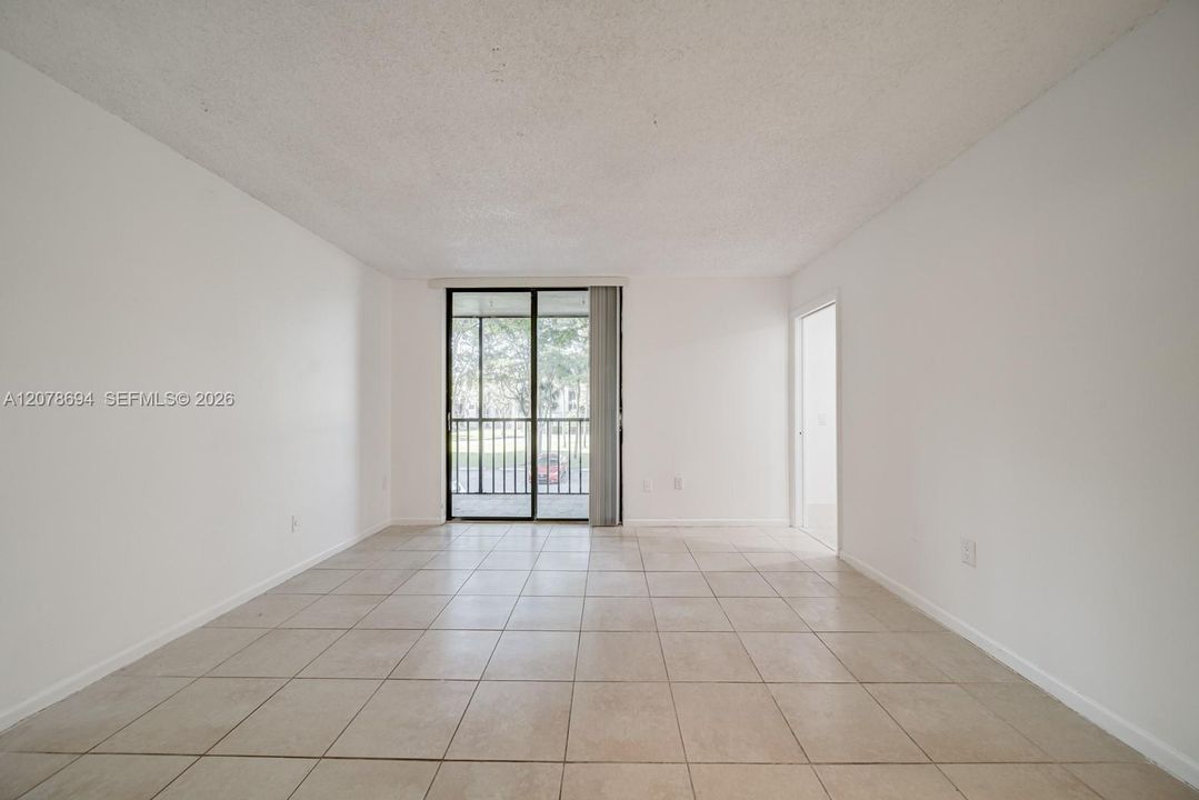 En Venta: $265,000 (2 camas, 2 baños, 965 Pies cuadrados)