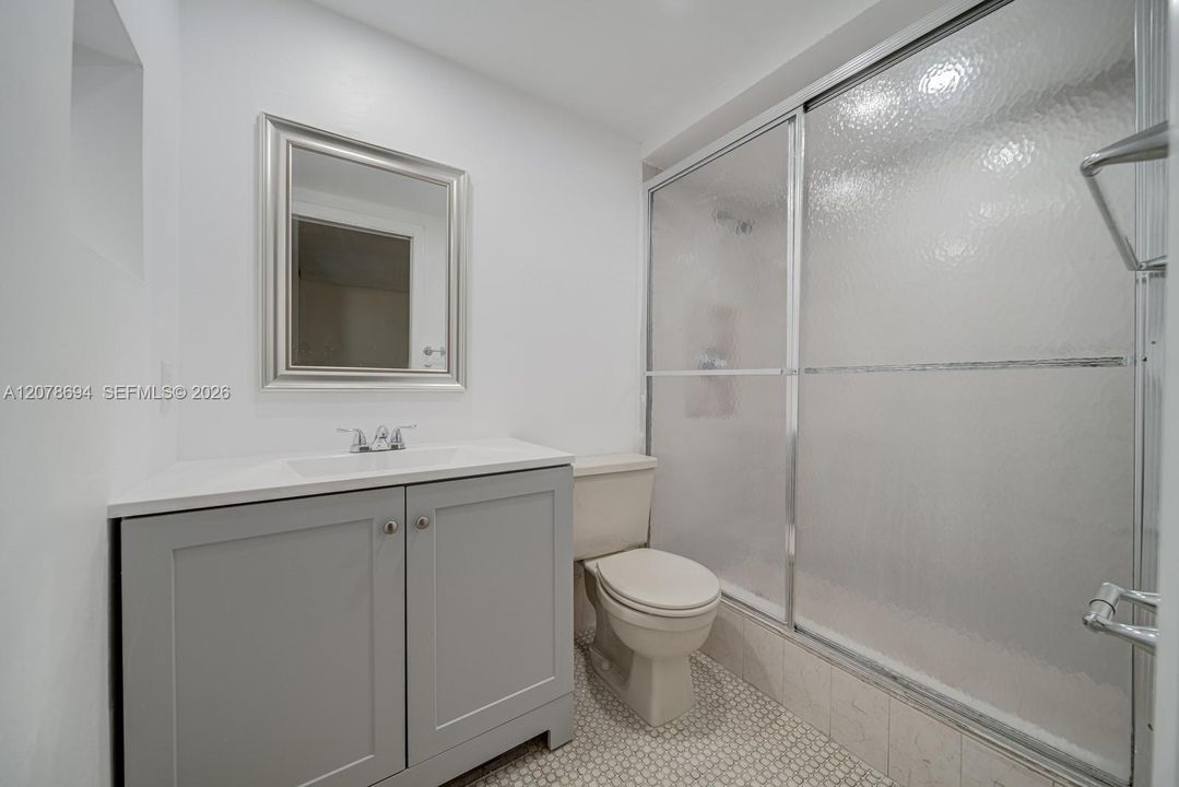 En Venta: $265,000 (2 camas, 2 baños, 965 Pies cuadrados)