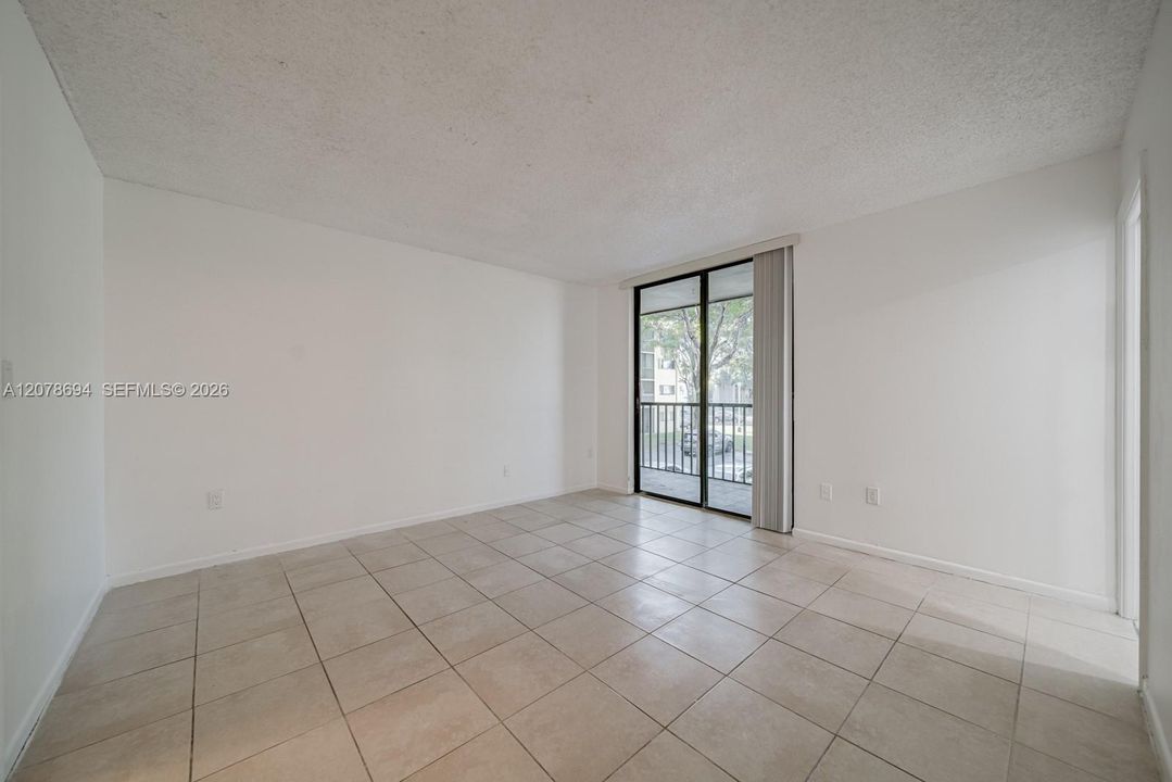 En Venta: $265,000 (2 camas, 2 baños, 965 Pies cuadrados)
