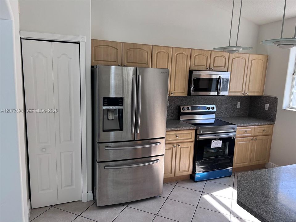 En Renta: $2,600 (2 camas, 1 baños, 1555 Pies cuadrados)