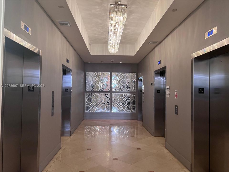 En Venta: $875,000 (1 camas, 2 baños, 890 Pies cuadrados)