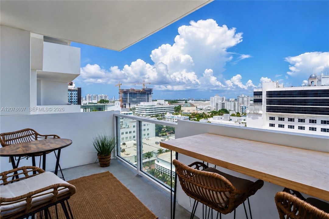 En Venta: $875,000 (1 camas, 2 baños, 890 Pies cuadrados)