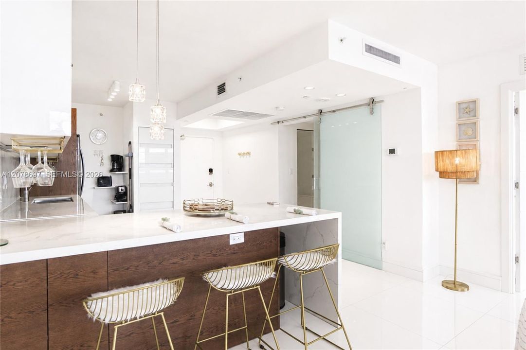 En Venta: $875,000 (1 camas, 2 baños, 890 Pies cuadrados)