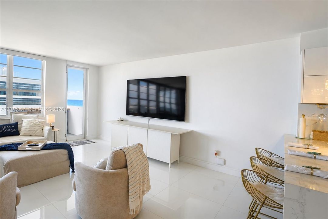 En Venta: $875,000 (1 camas, 2 baños, 890 Pies cuadrados)