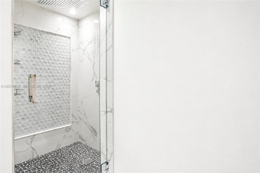 En Venta: $875,000 (1 camas, 2 baños, 890 Pies cuadrados)