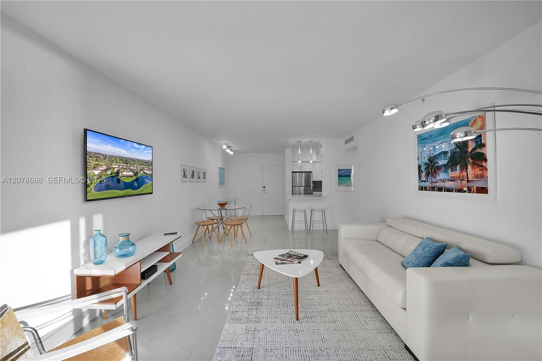 For Rent: $3,400 (1 beds, 1 baths, 726 Square Feet)