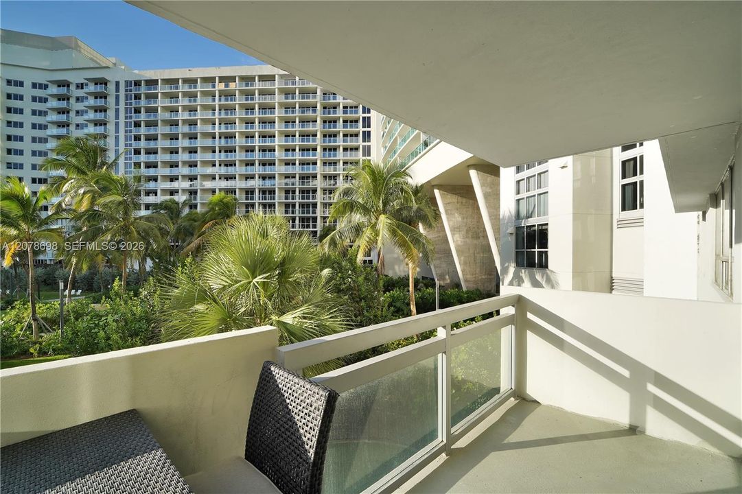 For Rent: $3,400 (1 beds, 1 baths, 726 Square Feet)