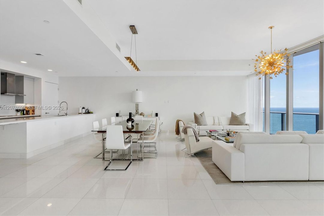 En Venta: $2,899,000 (2 camas, 3 baños, 2070 Pies cuadrados)