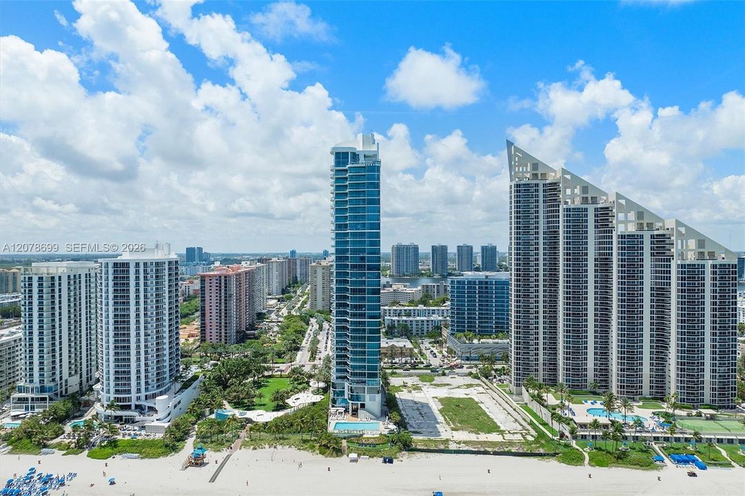 En Venta: $2,899,000 (2 camas, 3 baños, 2070 Pies cuadrados)