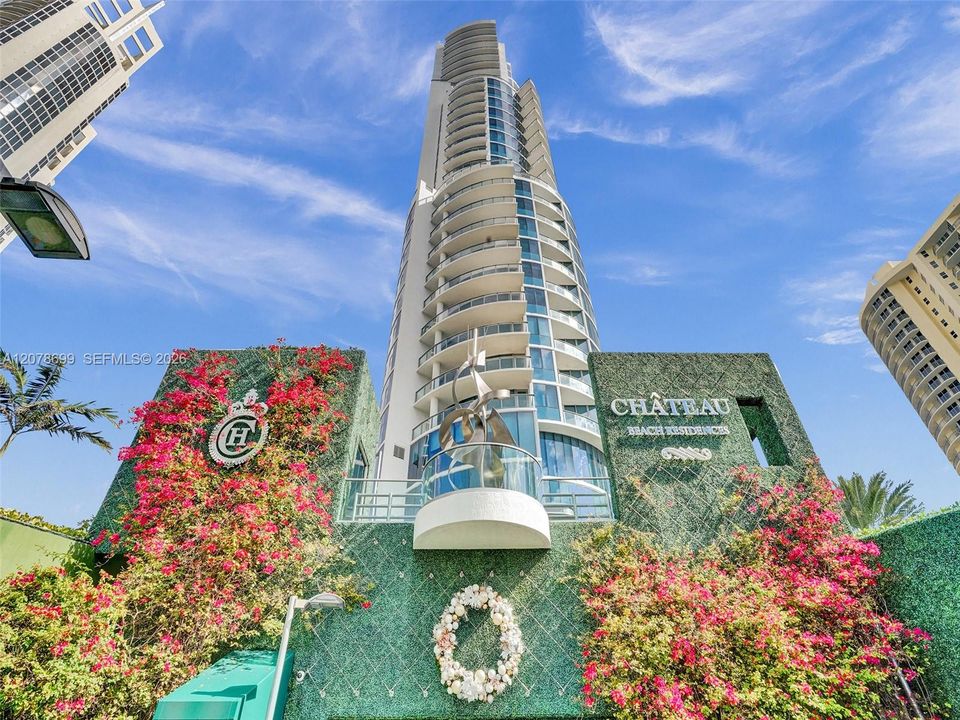 En Venta: $2,899,000 (2 camas, 3 baños, 2070 Pies cuadrados)