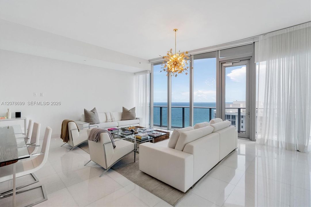 En Venta: $2,899,000 (2 camas, 3 baños, 2070 Pies cuadrados)