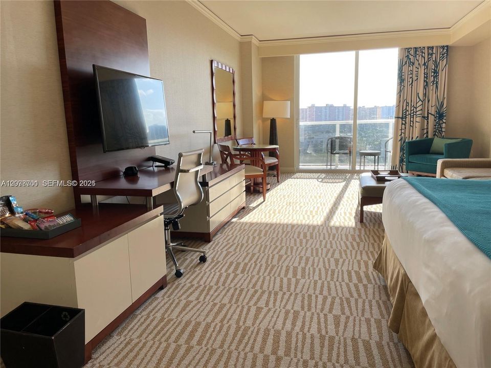 For Sale: $257,000 (0 beds, 1 baths, 664 Square Feet)