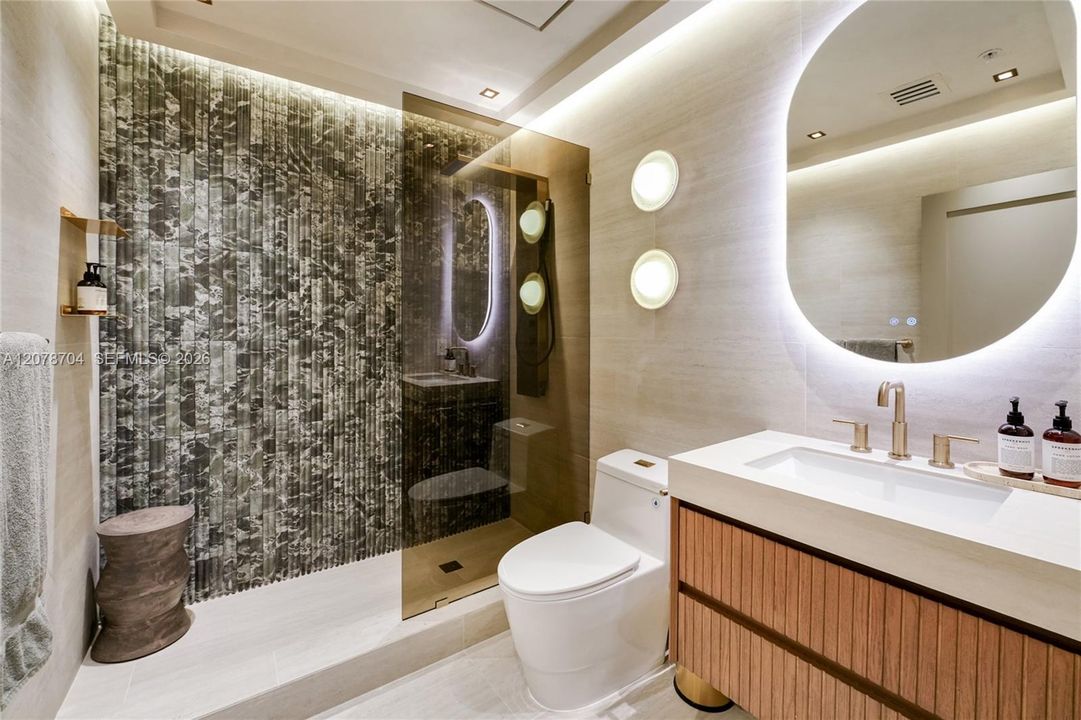 For Rent: $4,450 (1 beds, 2 baths, 875 Square Feet)