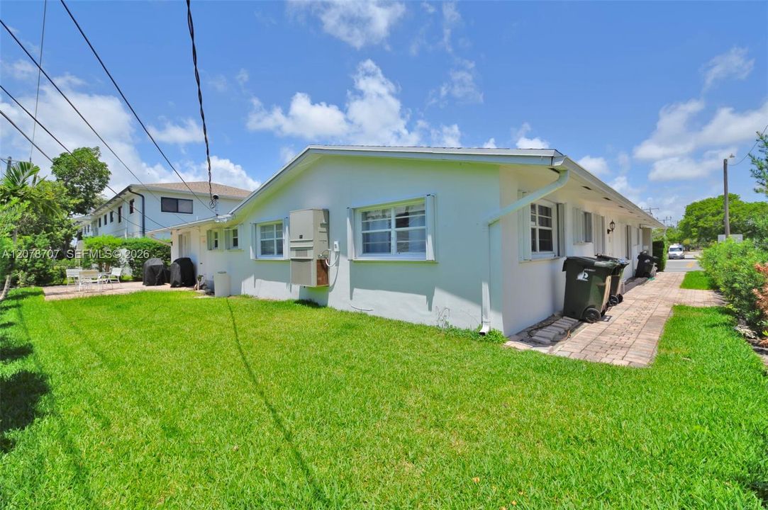 For Rent: $1,900 (1 beds, 1 baths, 2500 Square Feet)
