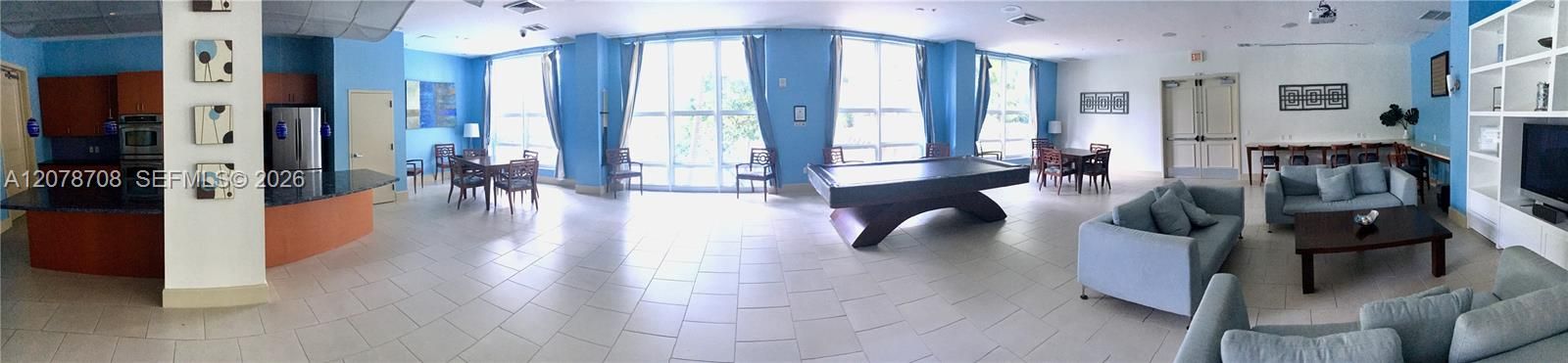 For Sale: $375,000 (1 beds, 1 baths, 706 Square Feet)