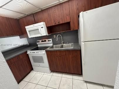 В аренду: $1,800 (2 спален, 1 ванн, 737 Квадратных фут)