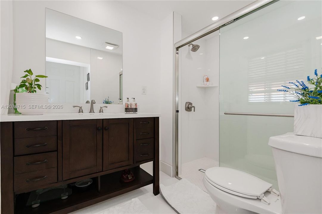 En Venta: $620,000 (4 camas, 4 baños, 1464 Pies cuadrados)