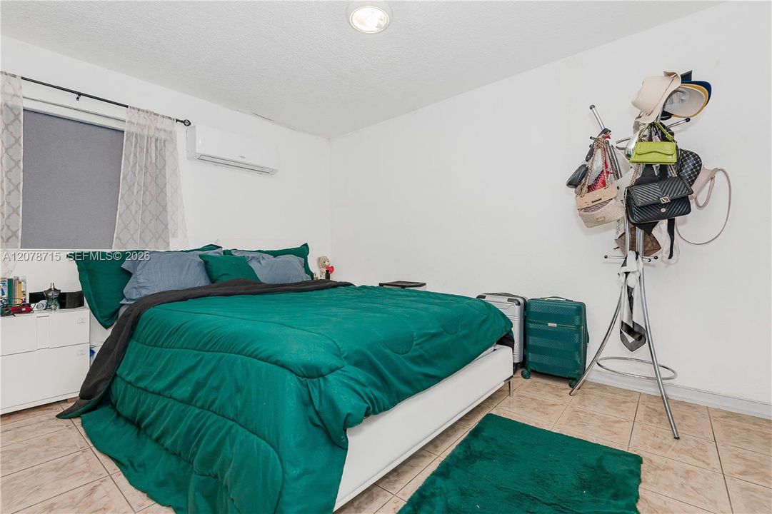 En Venta: $620,000 (4 camas, 4 baños, 1464 Pies cuadrados)