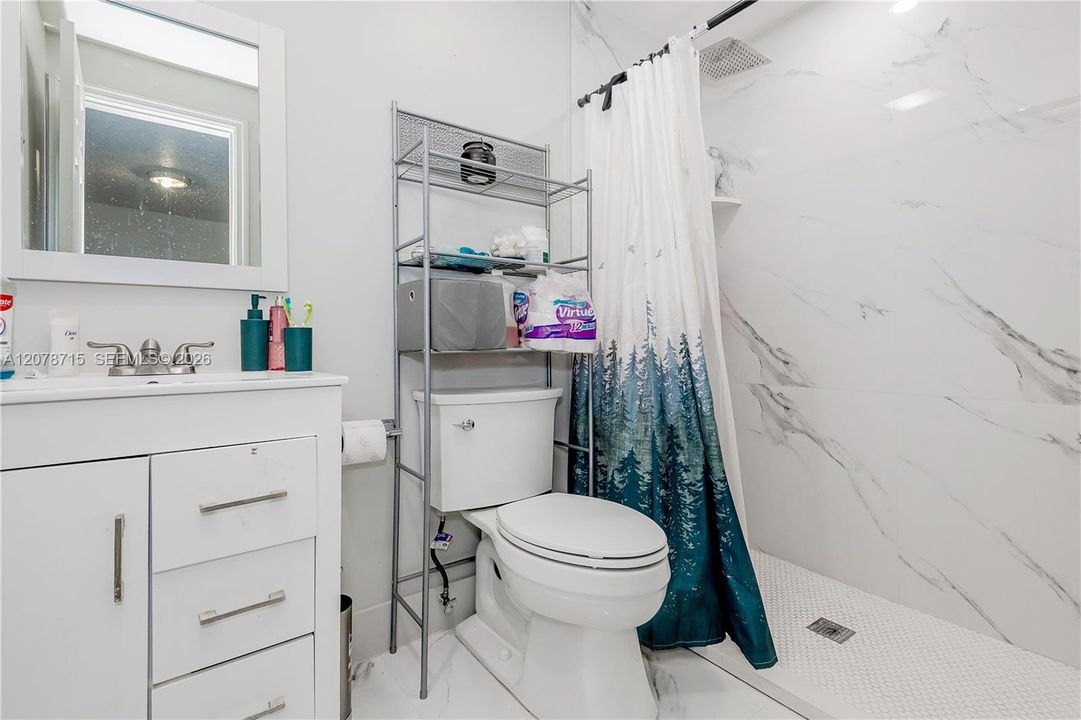 En Venta: $620,000 (4 camas, 4 baños, 1464 Pies cuadrados)