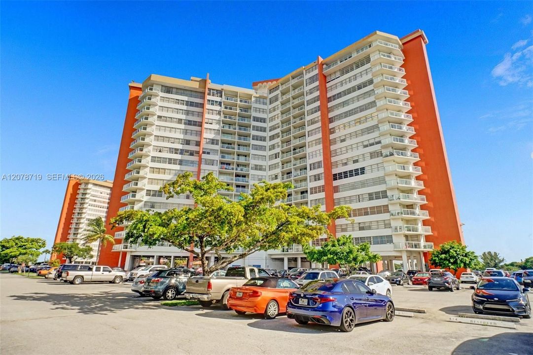 На продажу: $180,000 (1 спален, 2 ванн, 861 Квадратных фут)