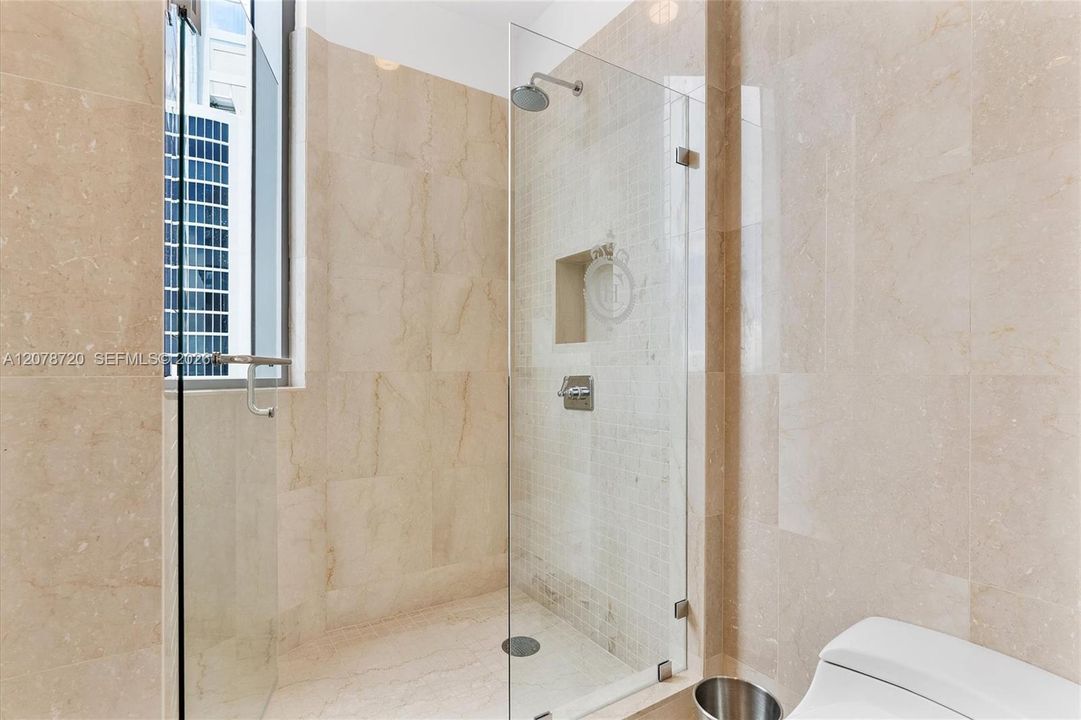 For Rent: $15,000 (2 beds, 3 baths, 2070 Square Feet)