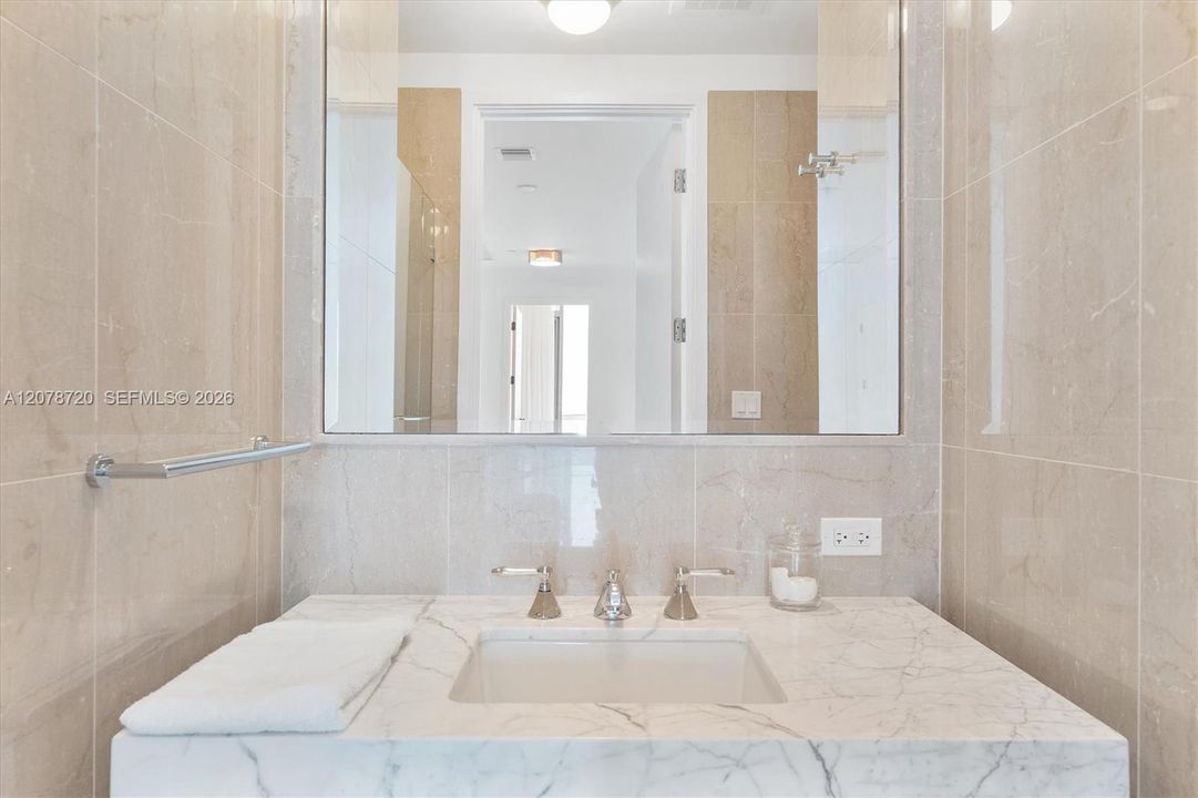For Rent: $15,000 (2 beds, 3 baths, 2070 Square Feet)