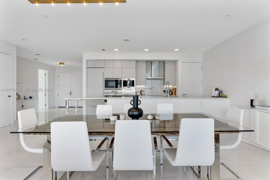 For Rent: $15,000 (2 beds, 3 baths, 2070 Square Feet)