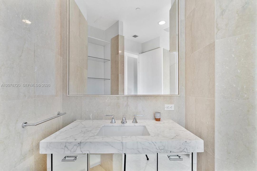 For Rent: $15,000 (2 beds, 3 baths, 2070 Square Feet)