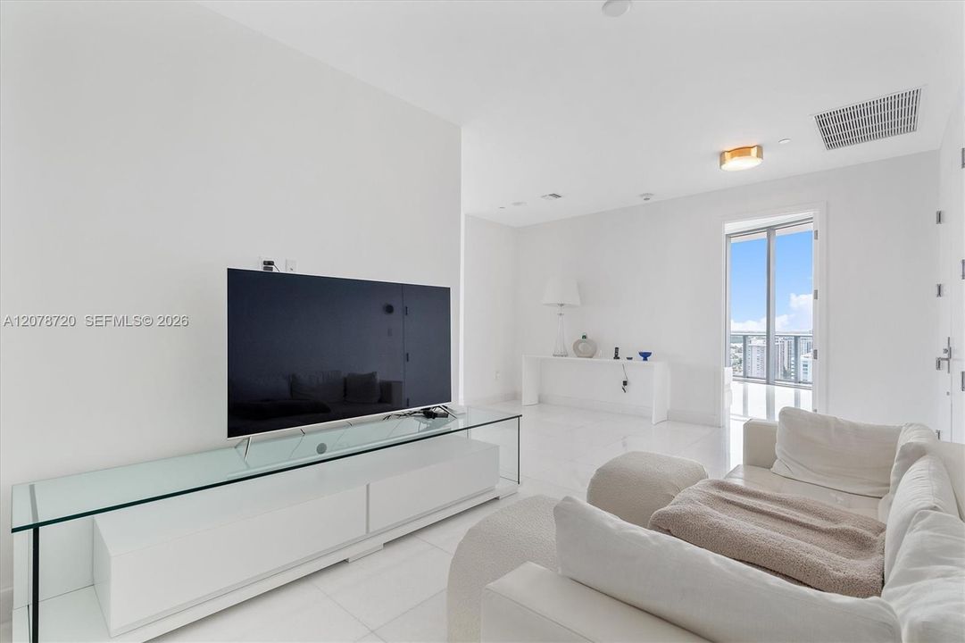 For Rent: $15,000 (2 beds, 3 baths, 2070 Square Feet)