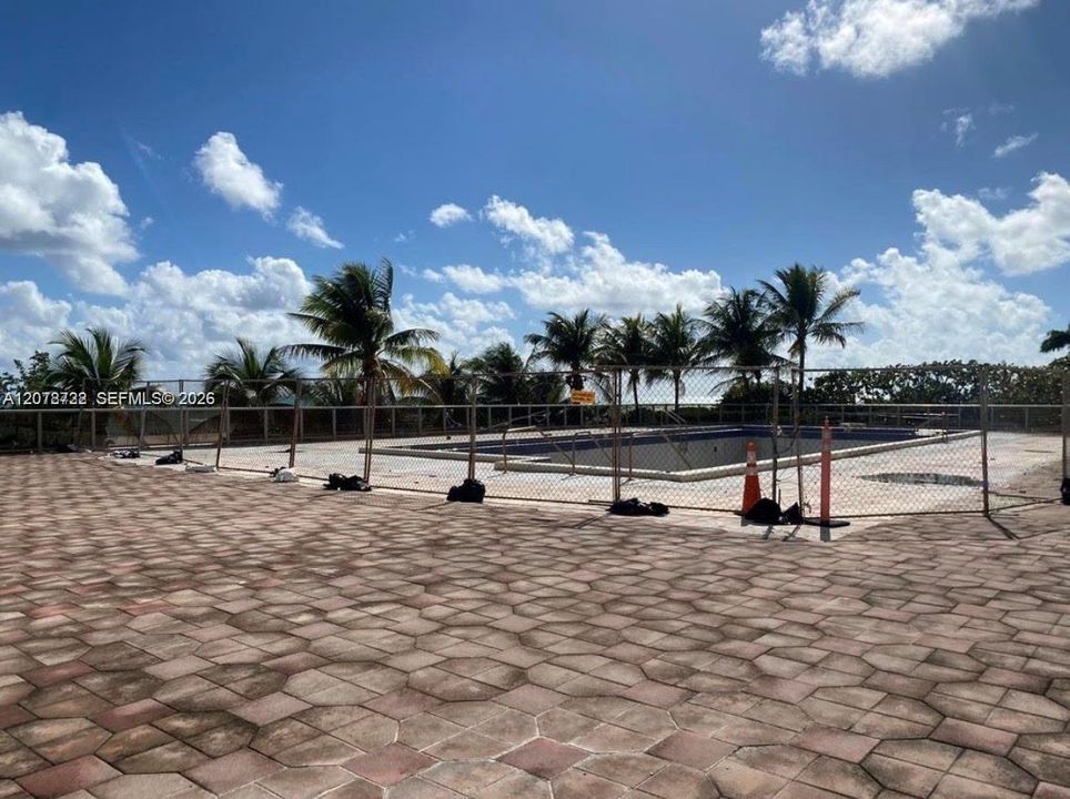 For Rent: $3,775 (3 beds, 2 baths, 1290 Square Feet)