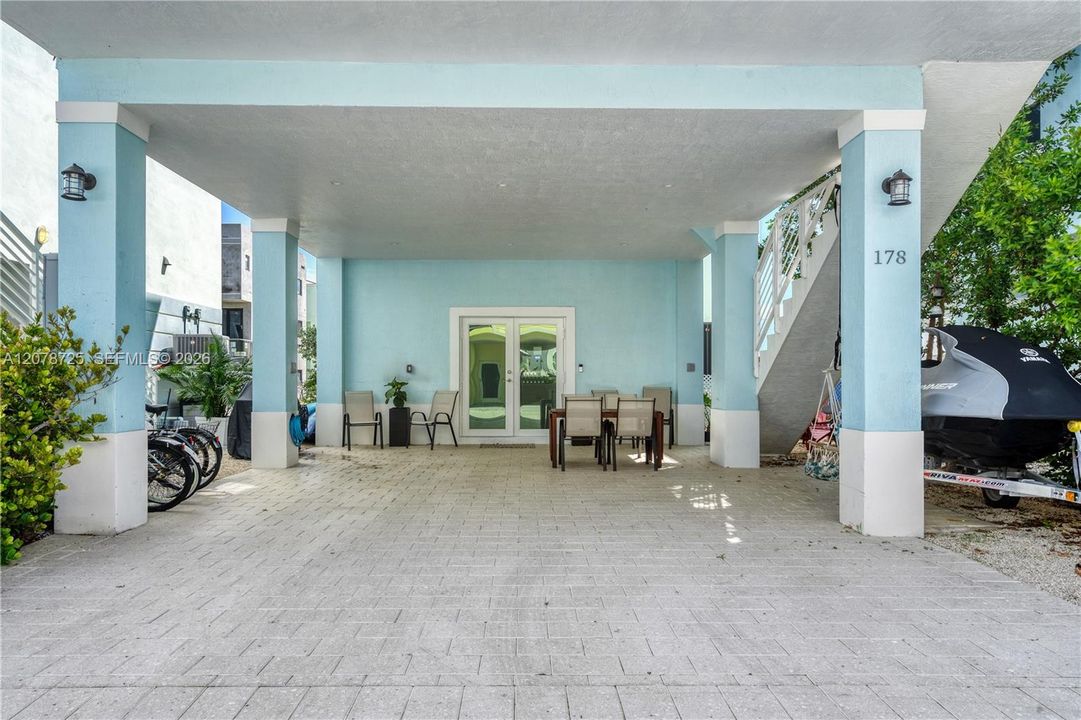 В аренду: $4,250 (3 спален, 3 ванн, 1428 Квадратных фут)