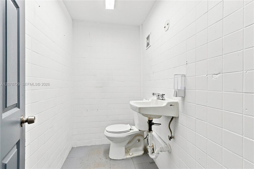 For Rent: $17,000 (0 beds, 0 baths, 0 Square Feet)