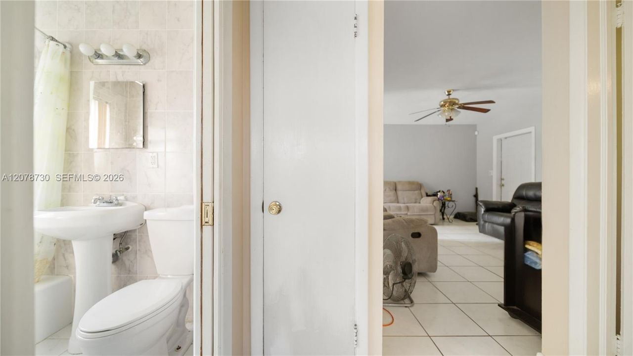 En Venta: $449,000 (3 camas, 2 baños, 984 Pies cuadrados)
