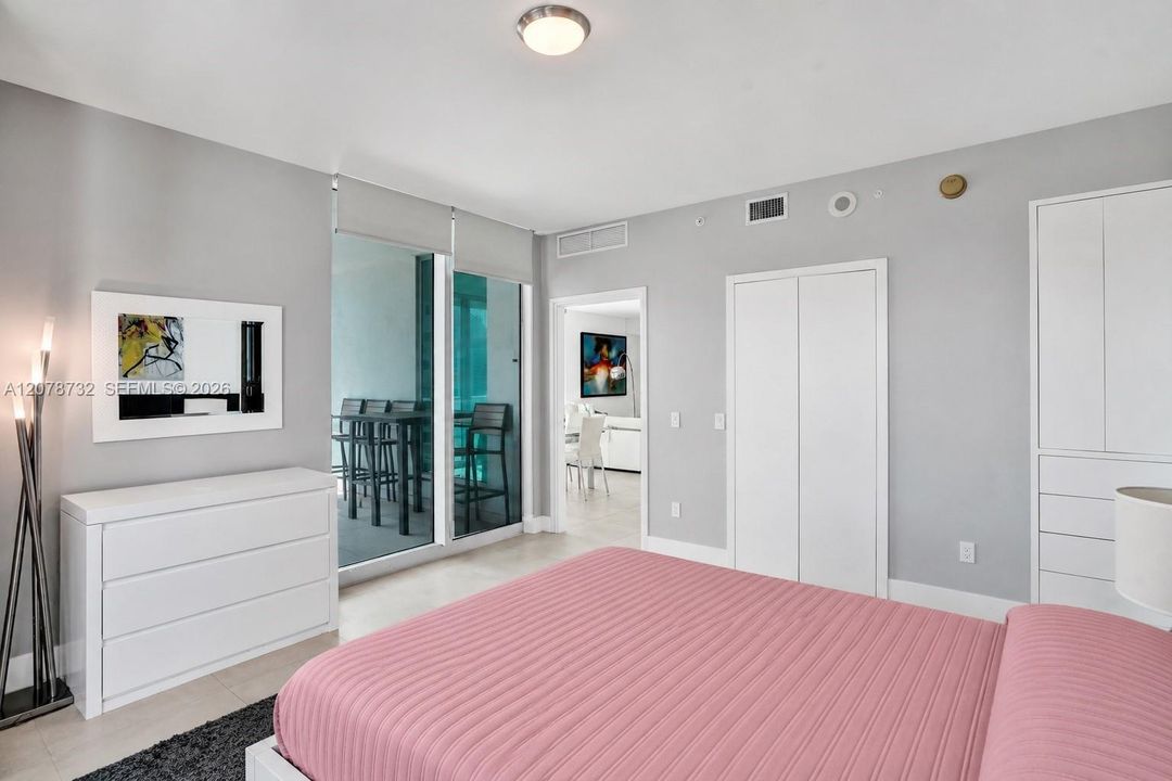 En Venta: $750,000 (2 camas, 2 baños, 1126 Pies cuadrados)