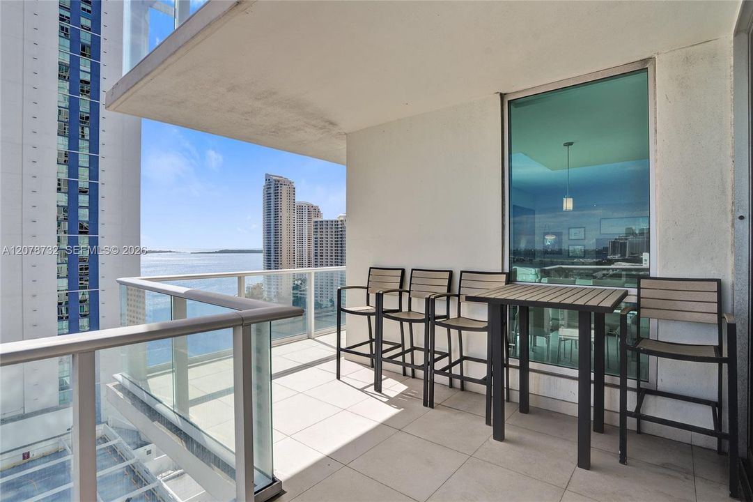 En Venta: $750,000 (2 camas, 2 baños, 1126 Pies cuadrados)