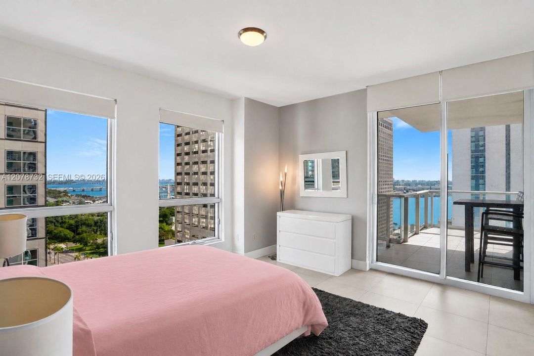 En Venta: $750,000 (2 camas, 2 baños, 1126 Pies cuadrados)