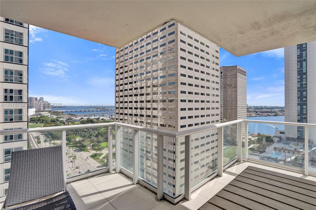 En Venta: $750,000 (2 camas, 2 baños, 1126 Pies cuadrados)