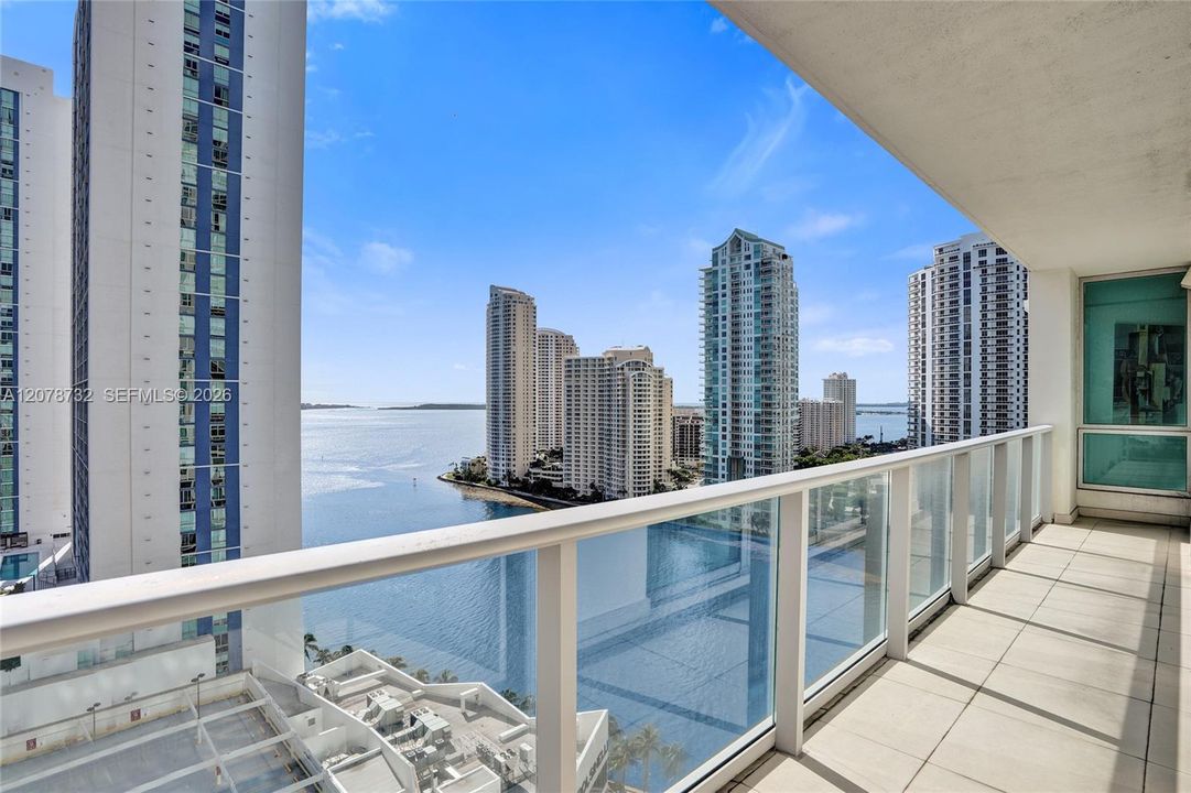 En Venta: $750,000 (2 camas, 2 baños, 1126 Pies cuadrados)