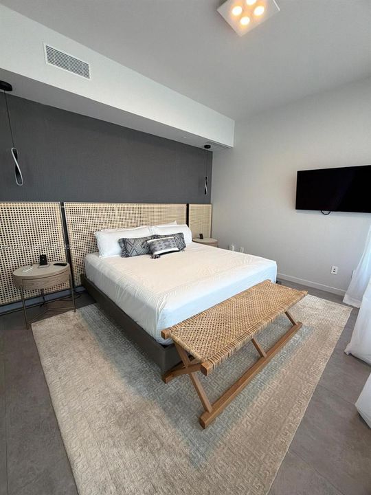 For Rent: $15,000 (2 beds, 2 baths, 1192 Square Feet)
