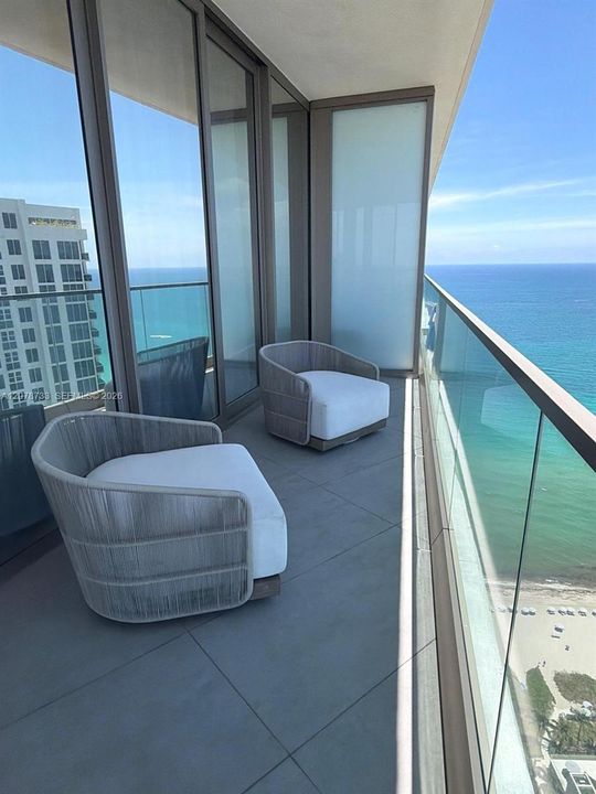 For Rent: $15,000 (2 beds, 2 baths, 1192 Square Feet)
