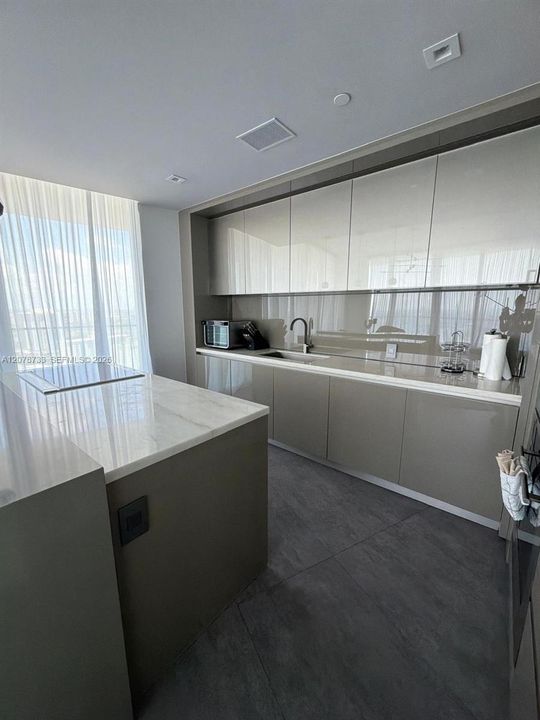 For Rent: $15,000 (2 beds, 2 baths, 1192 Square Feet)