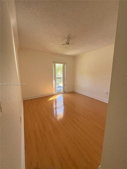 For Sale: $356,000 (4 beds, 2 baths, 1670 Square Feet)