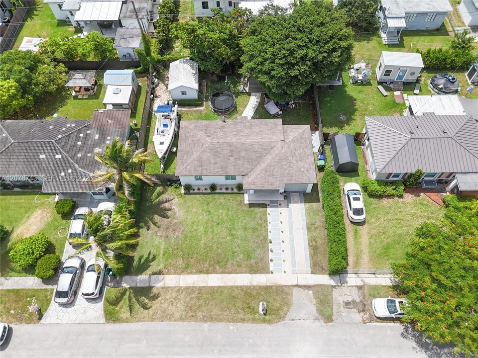 For Sale: $530,000 (3 beds, 1 baths, 975 Square Feet)