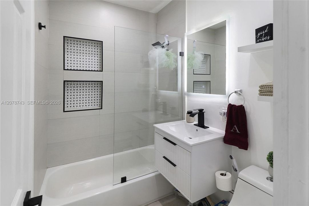 For Sale: $530,000 (3 beds, 1 baths, 975 Square Feet)