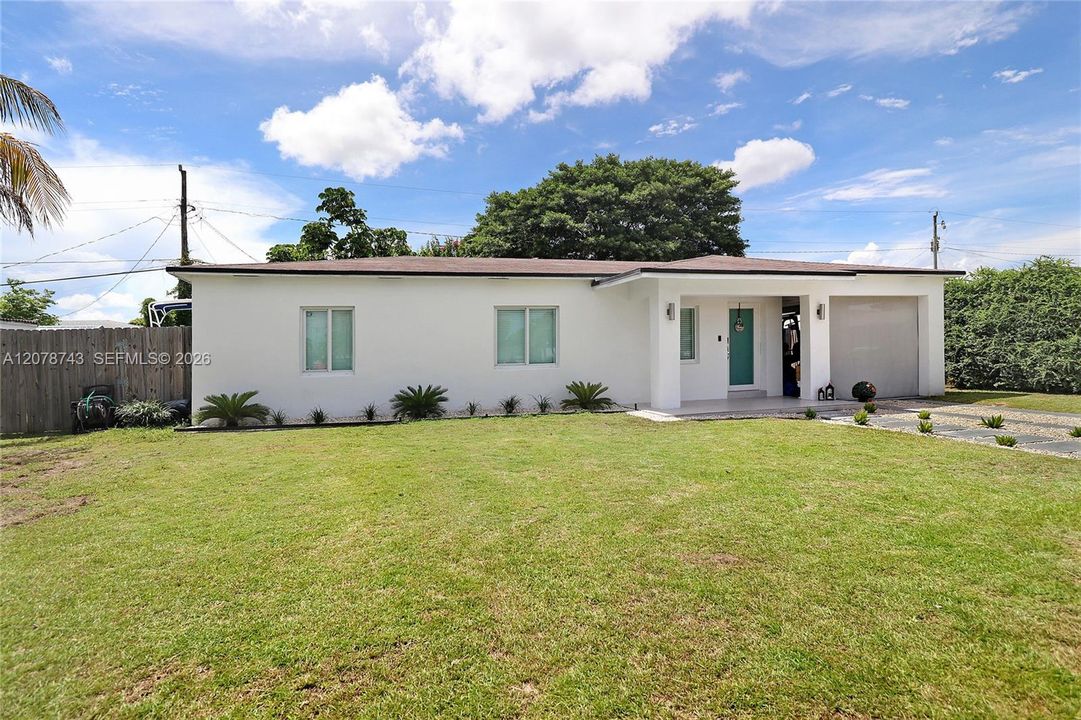 For Sale: $530,000 (3 beds, 1 baths, 975 Square Feet)